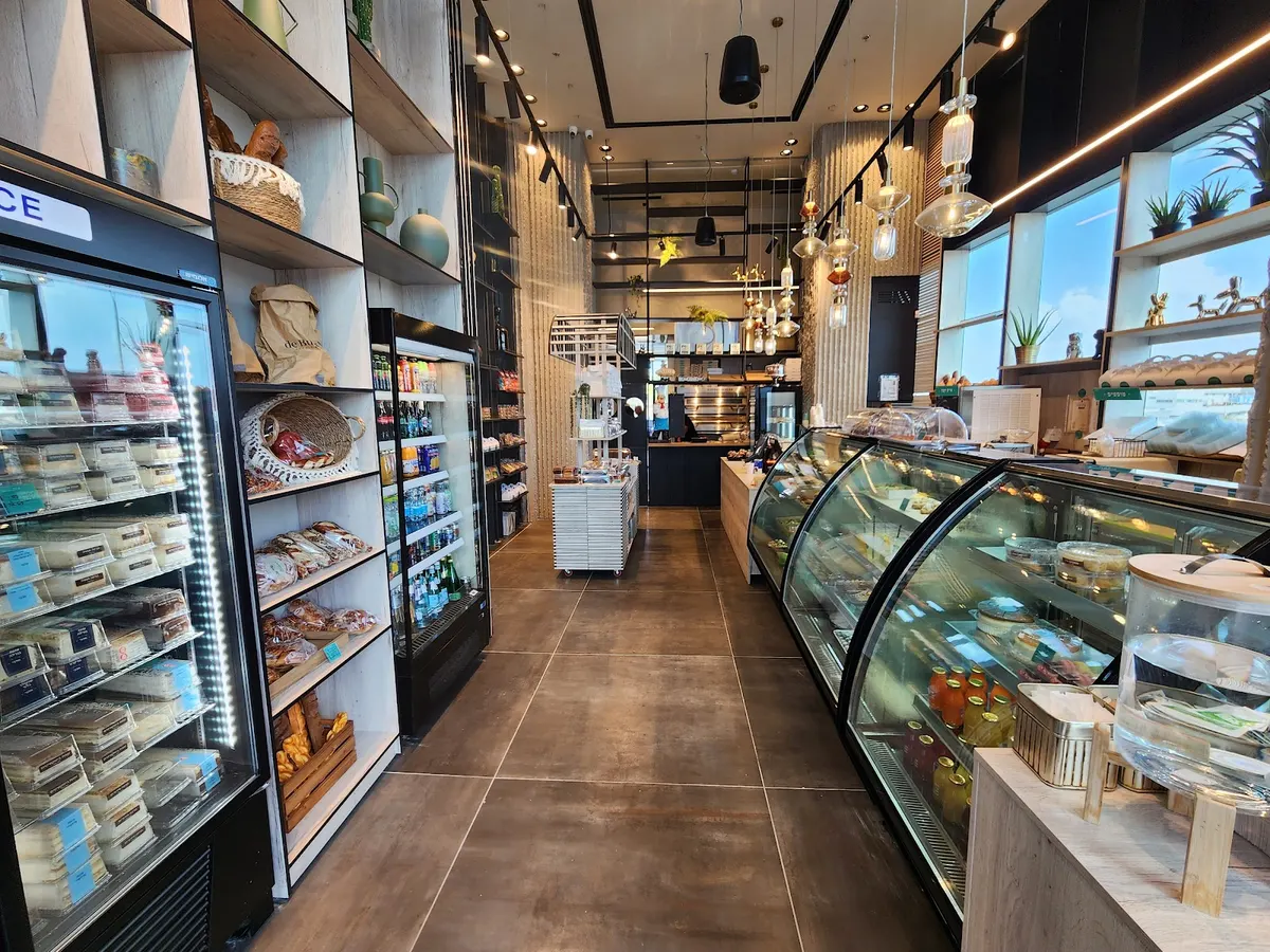 Shila Cafe Patisserie