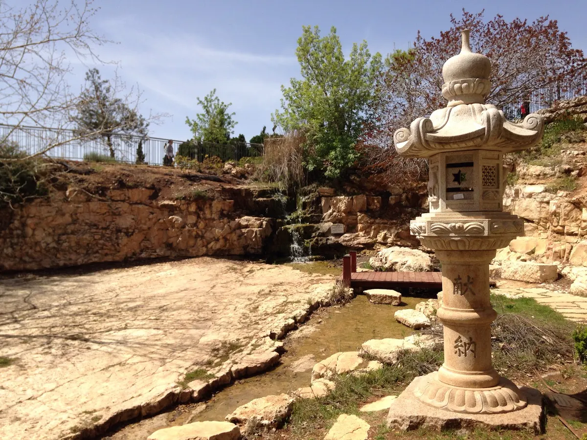 Jardin des Roses du nom de Wāhl - 2