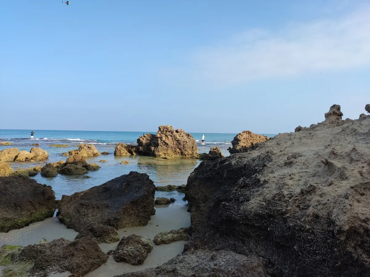 La plage de Gedor et la réserve naturelle de Tel Gedor